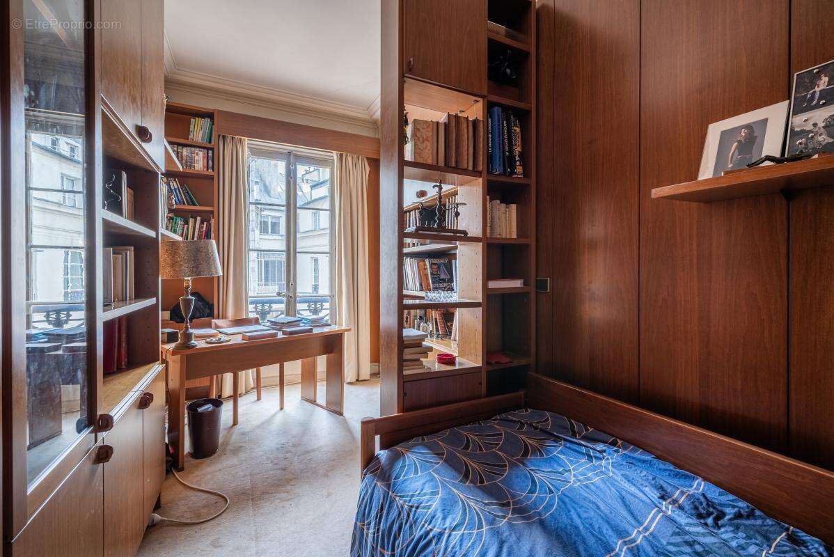 Appartement à PARIS-8E