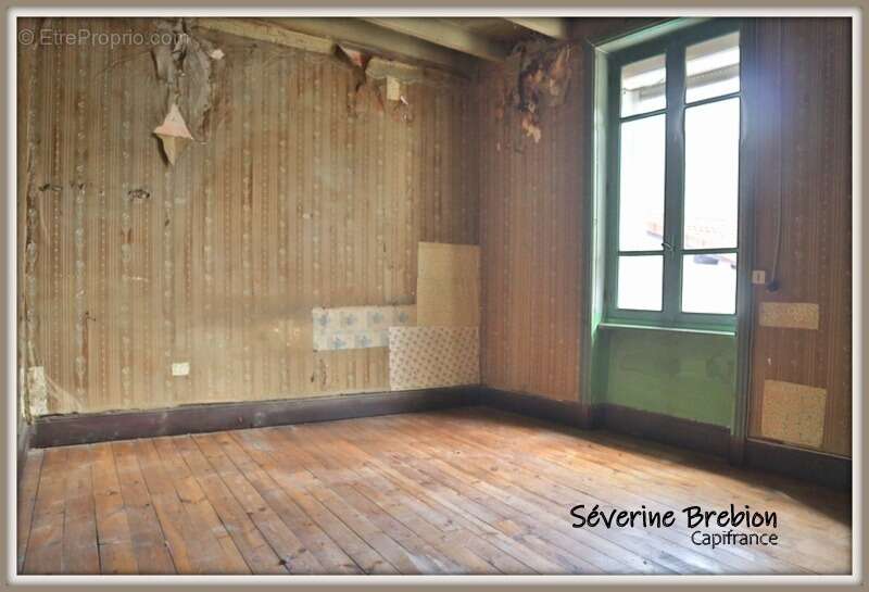 Maison à rénovée, 4 pièces, terrain attenant et non attenant LA MONNERIE LE MONTEL (63) - photo 8