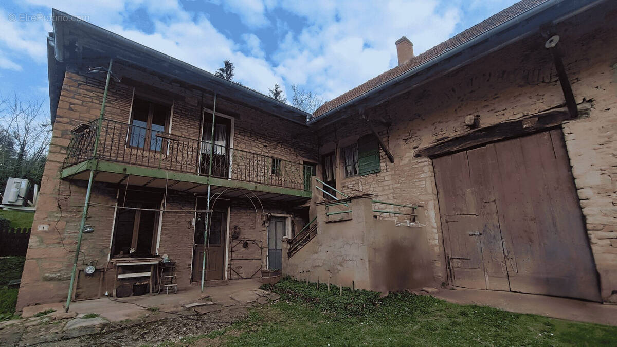 Maison à ETRIGNY