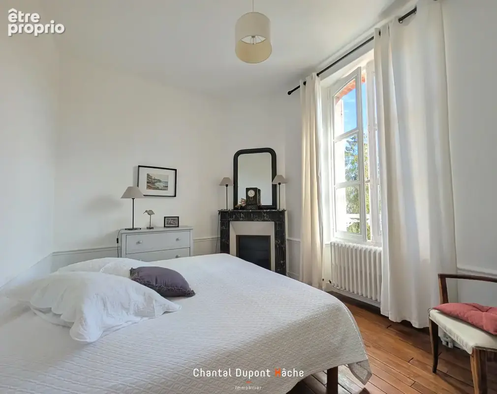 CHARTRES GRAND PRES - Somptueuse maison fin XIXème avec 8 chambres et garage ! - photo 19