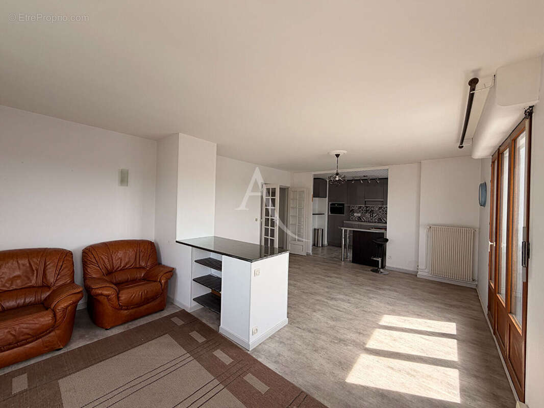 Appartement Reims 3 pièce(s) 68.57 m2 - photo 3