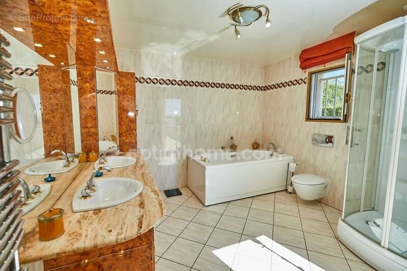 Superbe Villa Dominant l'Étang de Thau à vendre à Bouzigues - photo 9