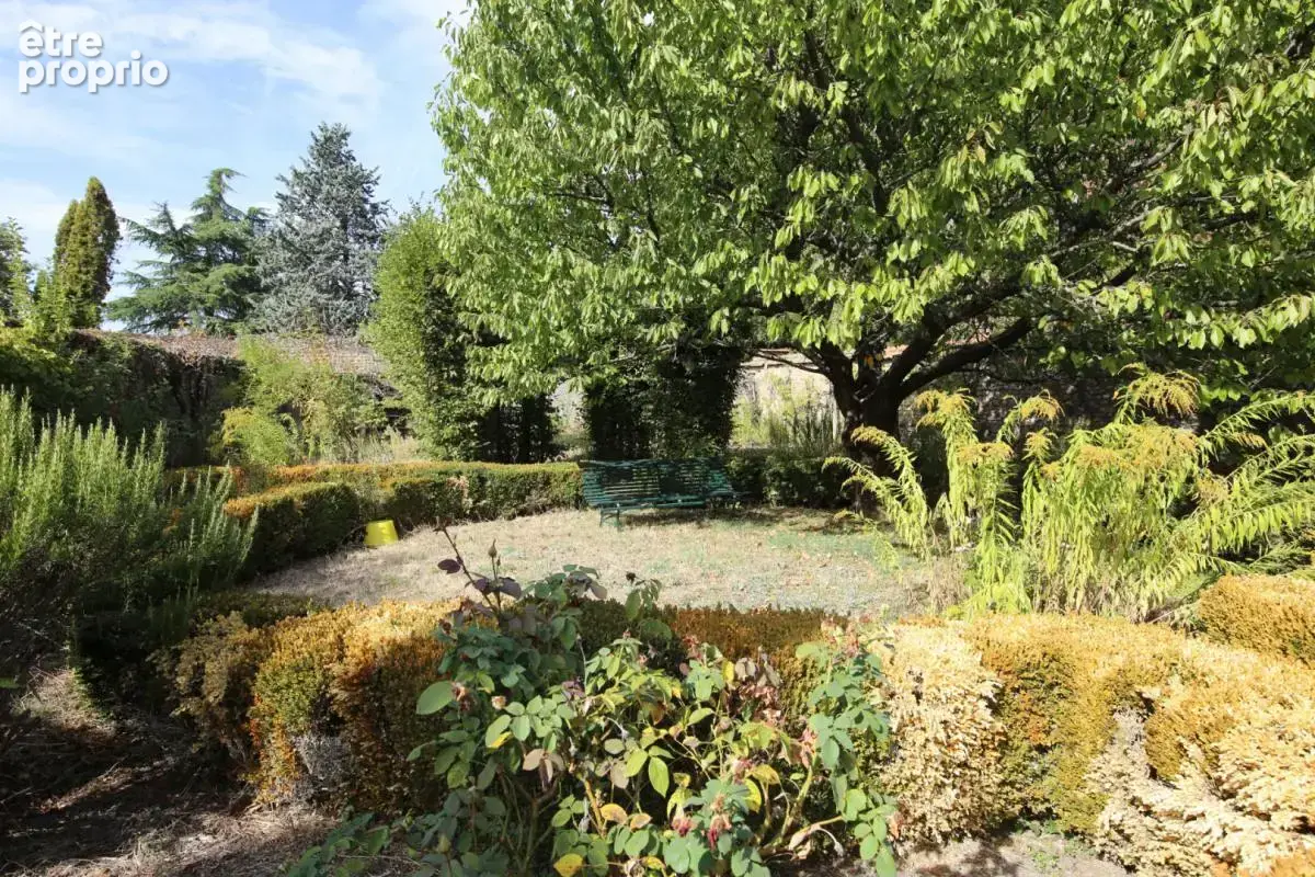 Maison bourgeoise avec vue sur Couhard et joli jardin à la française - photo 9