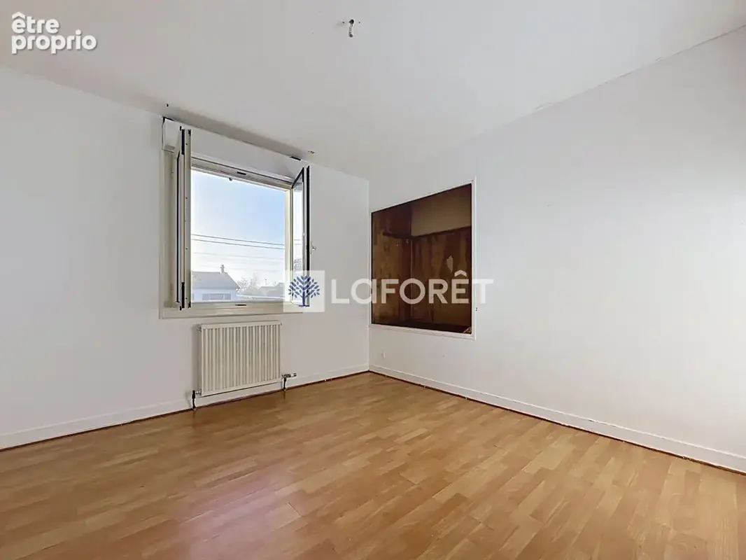 Maison avec beau potentiel, 4 chambres et double garage - La Peyratte - photo 11
