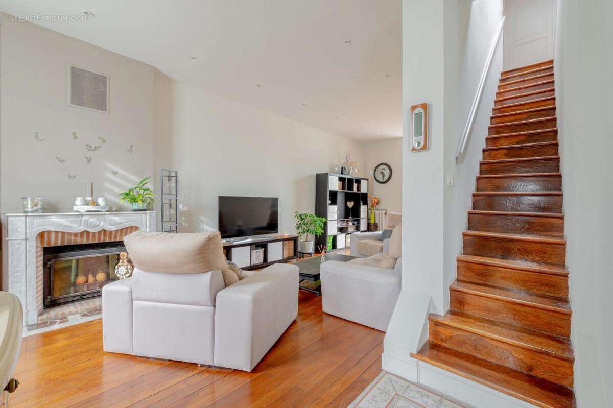 Maison à MONTEREAU-FAULT-YONNE