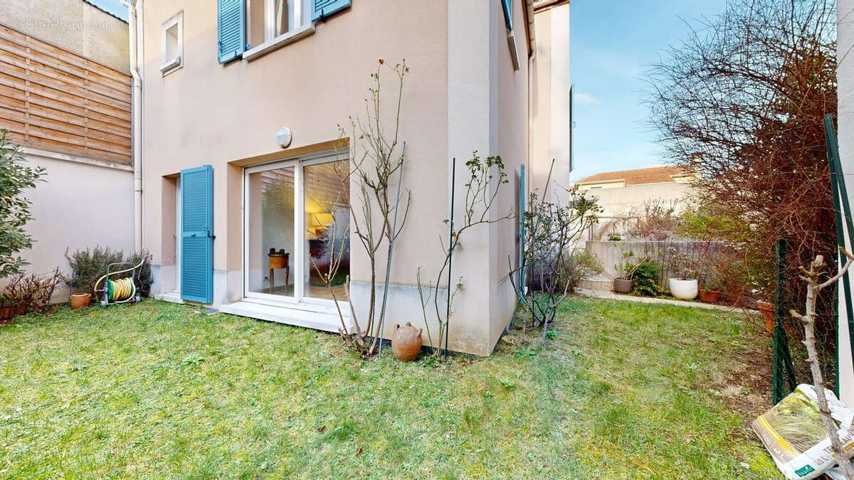 Maison à NANTERRE