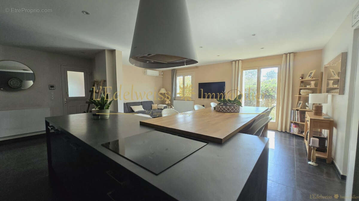 Maison à BOUILLARGUES