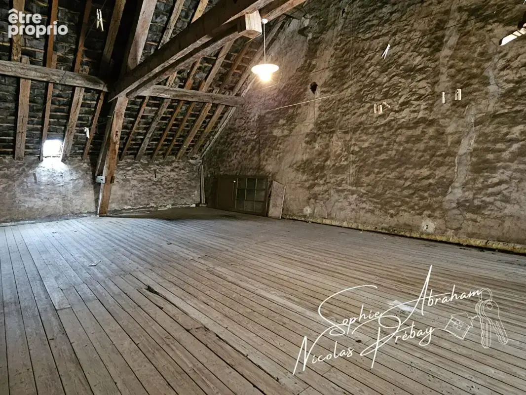 Maison de ville avec dépendances et fort potentiel en centre-ville de Toury - photo 11
