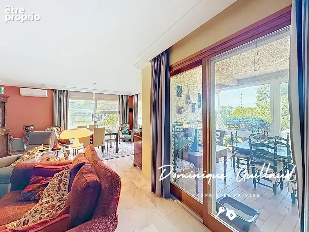 Nîmes-Villa  280 m² 7-pièces sur terrain de 3000 m² - photo 5