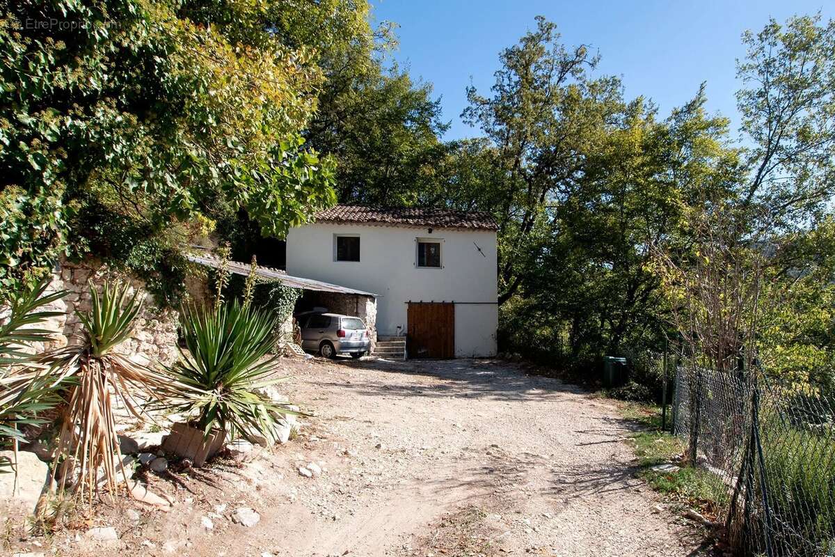 Maison à TOURRETTES-SUR-LOUP