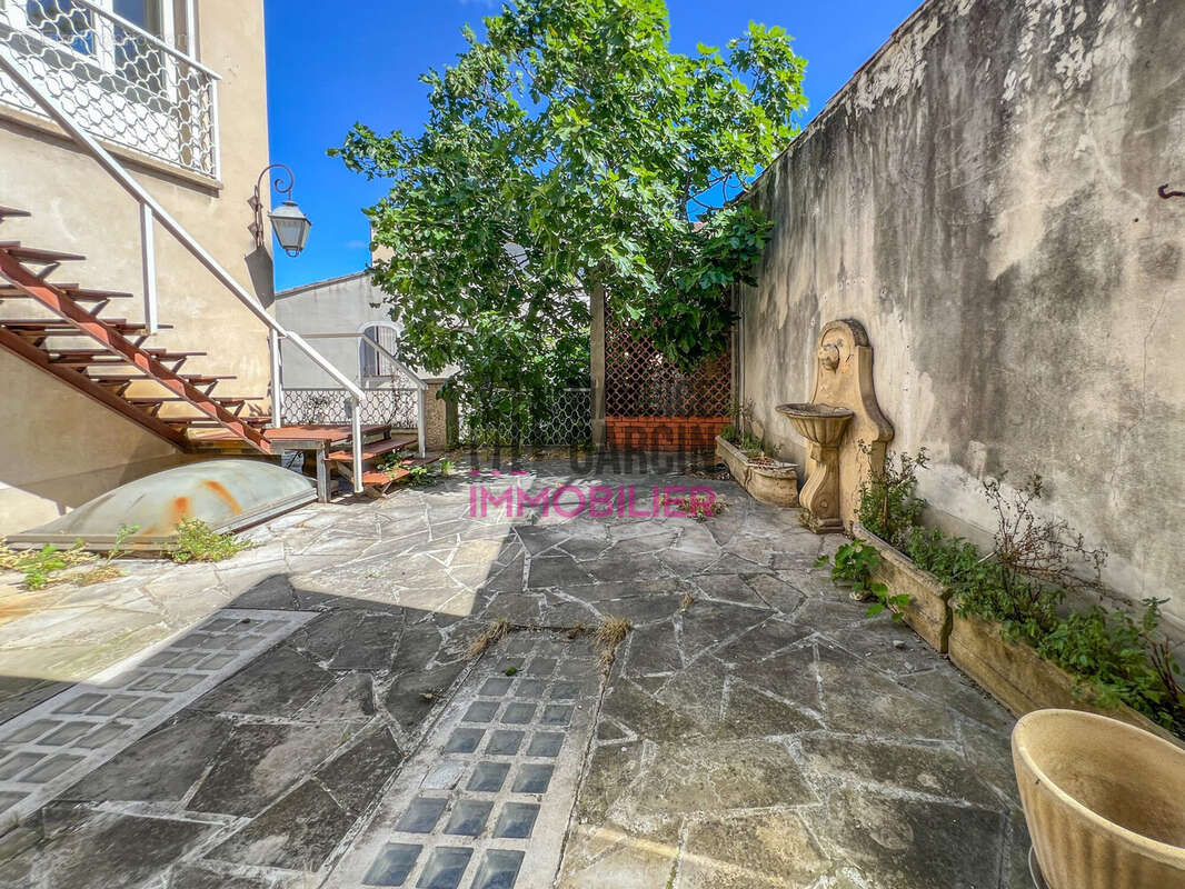 Maison 300 m² à Carpentras  - photo 3