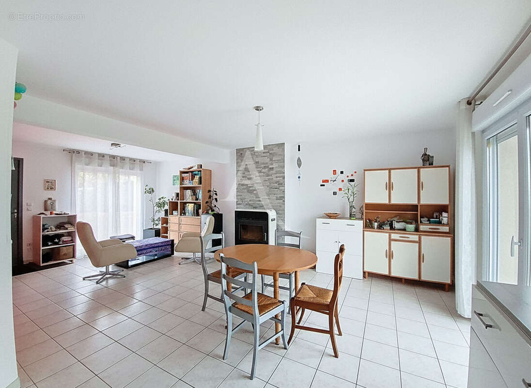 Maison à SOUCELLES