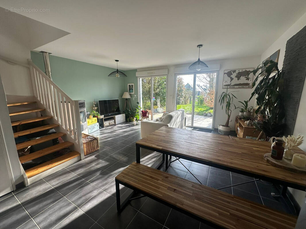 Maison à LA CHAPELLE-DES-FOUGERETZ