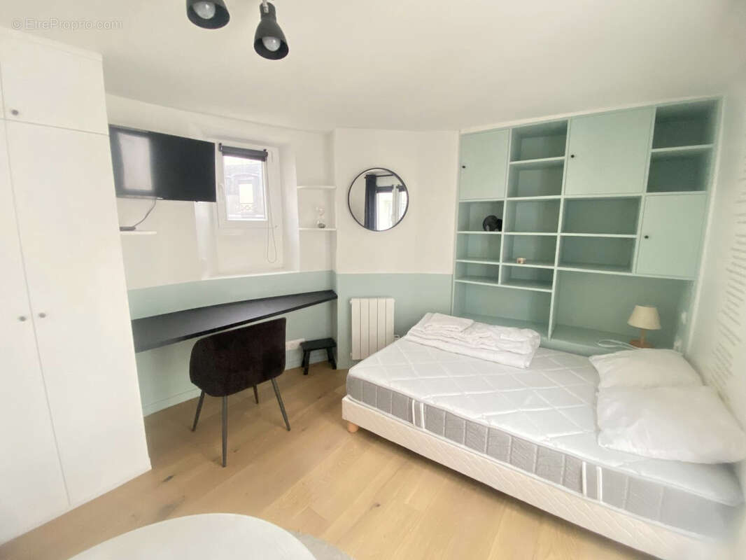 Un adorable studio - emplacement exceptionnel ! - photo 4