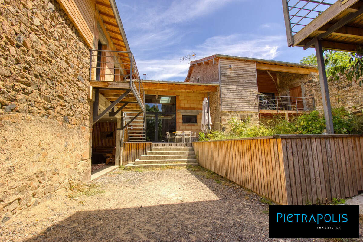 Maison 13 pièces 540 m² à vendre à Macon (71000) - photo 5