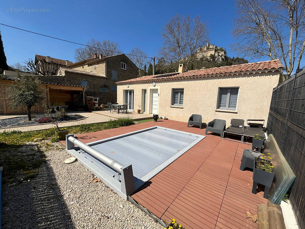 Maison à ENTRECHAUX