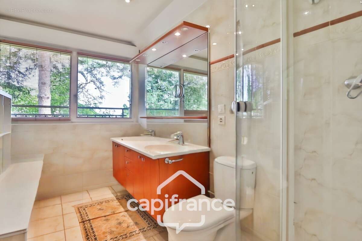 Maison familiale à vendre 7 pièces GARCHES (92) - photo 9