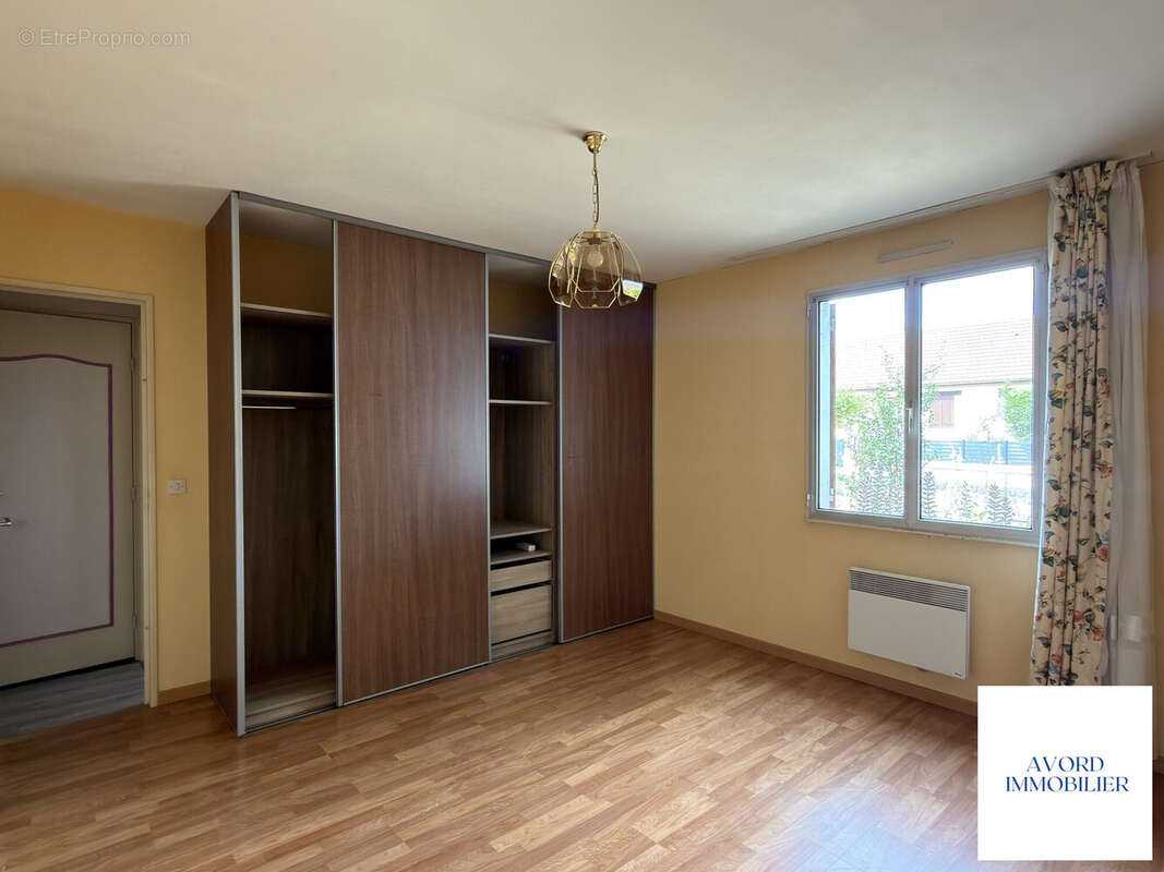 Maison 113 m² à Avord  - photo 8