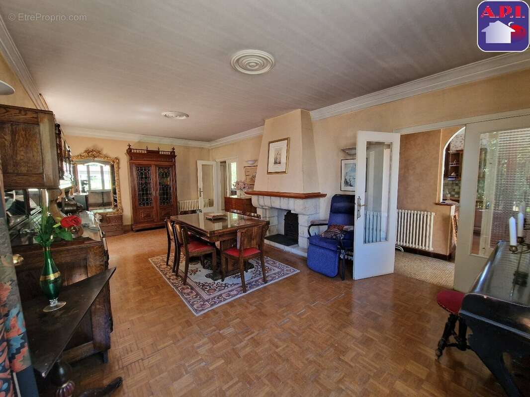Maison 139 m² à Tarascon-Sur-Ariege  - photo 2
