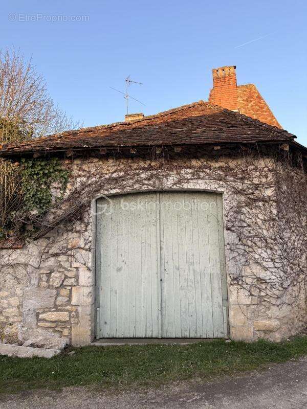 Maison à ANTONNE-ET-TRIGONANT