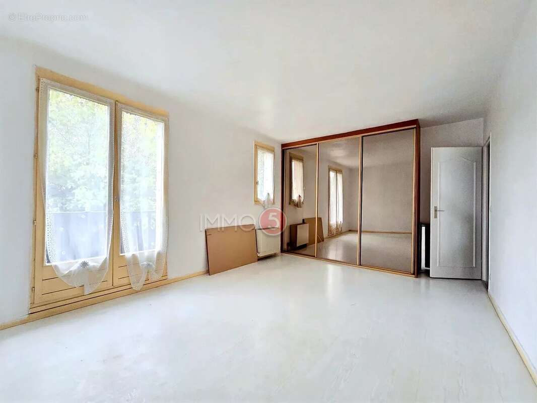 Maison à OZOIR-LA-FERRIERE