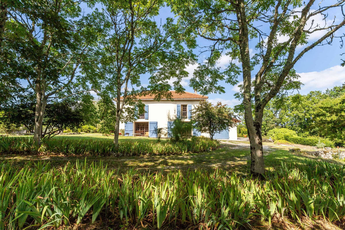 Maison à CASTELSAGRAT