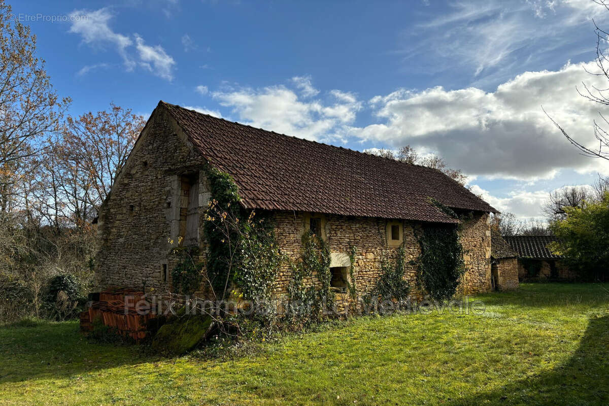 Maison à SAINTE-NATHALENE