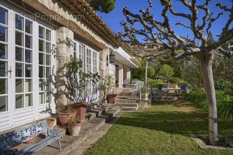 Maison à MOUGINS