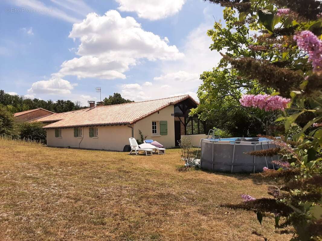 Grande maison de campagne, à proximité des commodités - photo 14