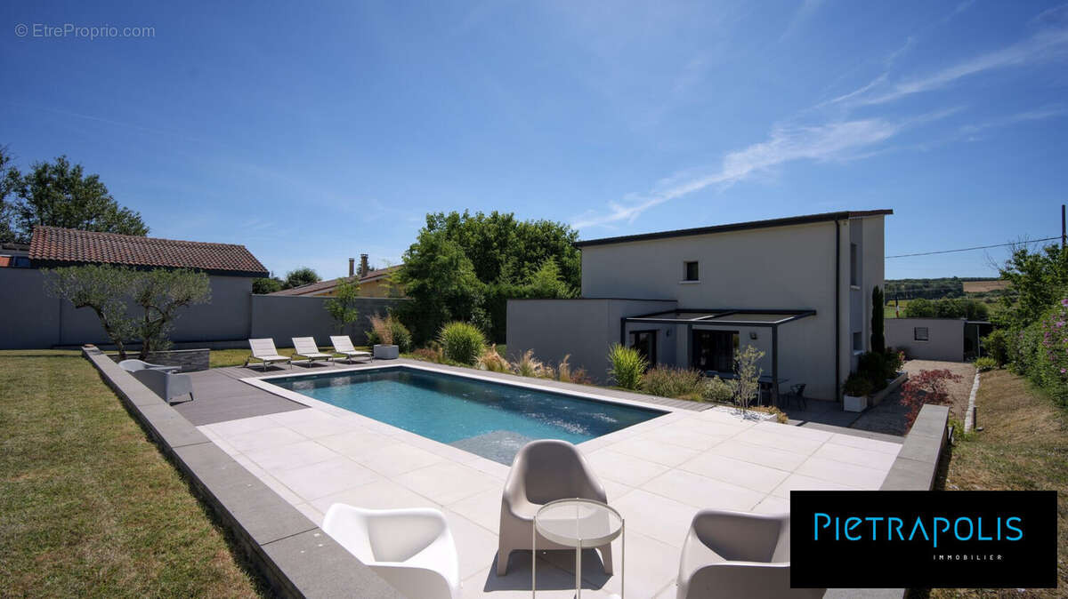 Maison 155 m² à Saint-Just-Chaleyssin  - photo 2