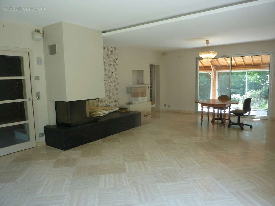 Maison à LASSAY-LES-CHATEAUX