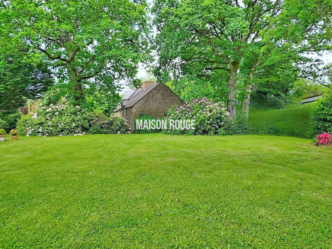 Maison à COMBOURG