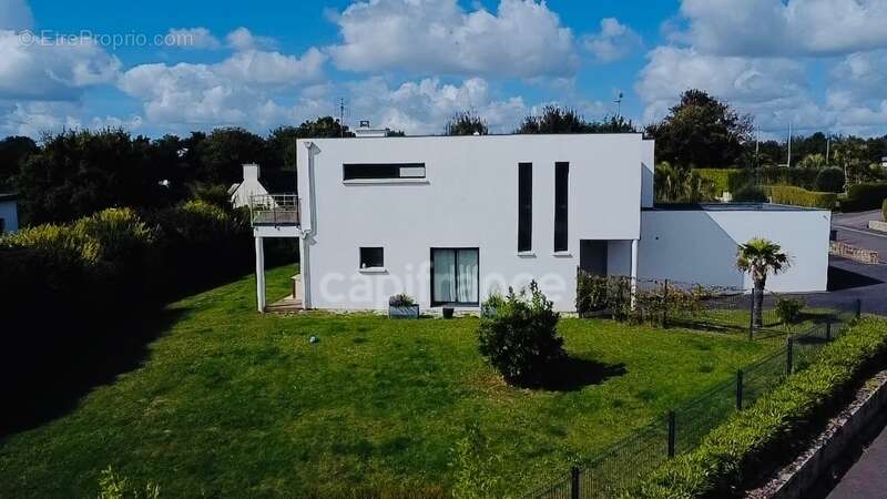 Maison à LE RELECQ-KERHUON