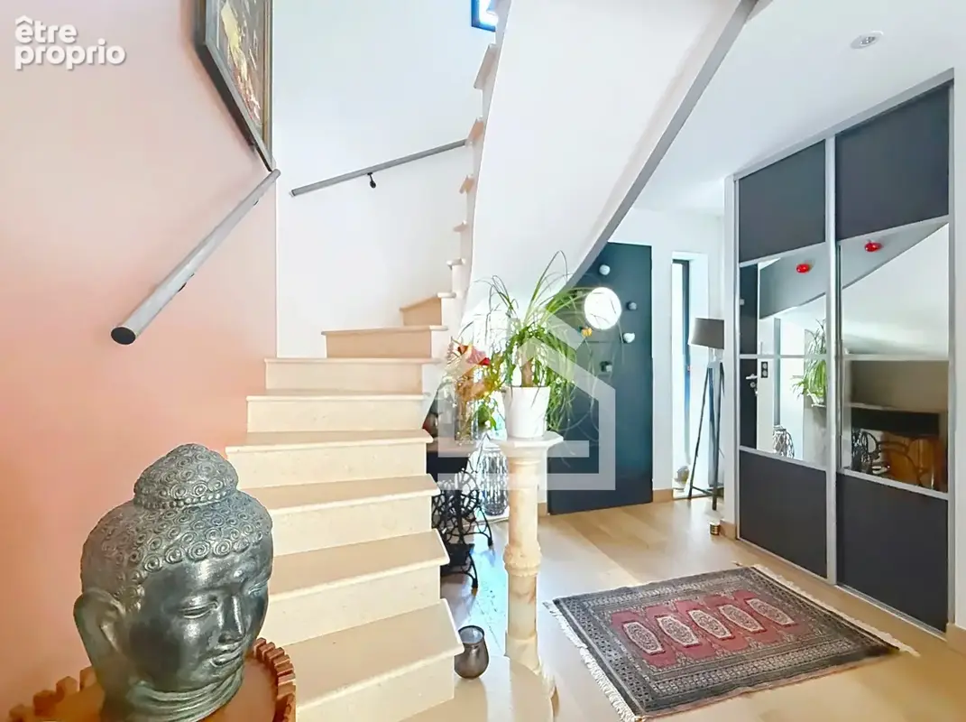 Maison contemporaine de 198 m2, 5 chambres, piscine et double garage - photo 14