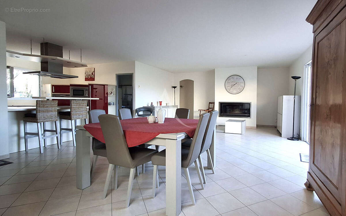 Maison à SAINT-MEDARD-D'AUNIS