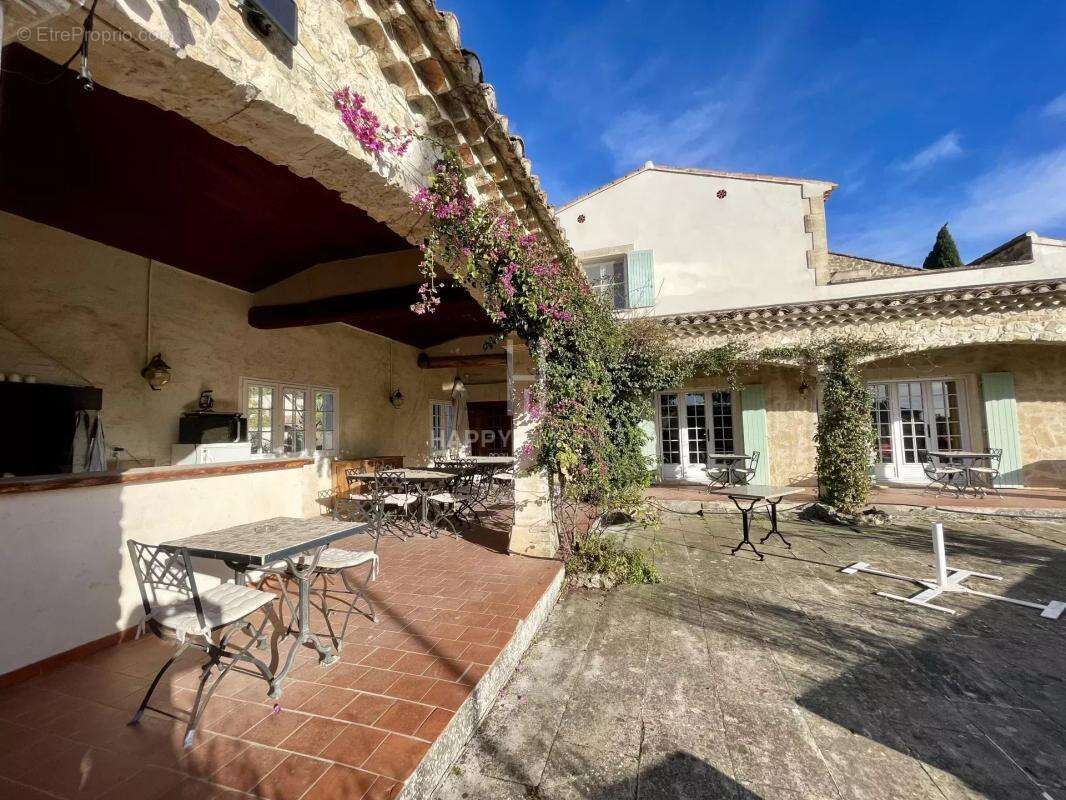 Maison à FONTVIEILLE