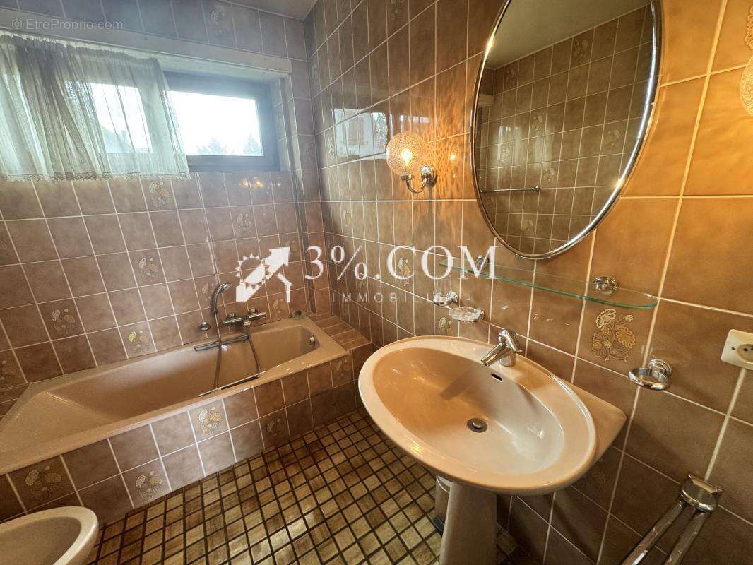 3%COM Belle maison 4 chambres - 2 salles de bain sur 18 ares - photo 12