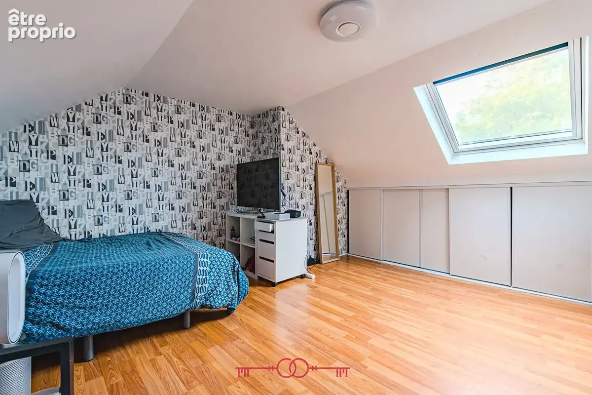 CHAMPIGNY Belle maison familiale avec jardin, 6 chambres et sous-sol complet - photo 8