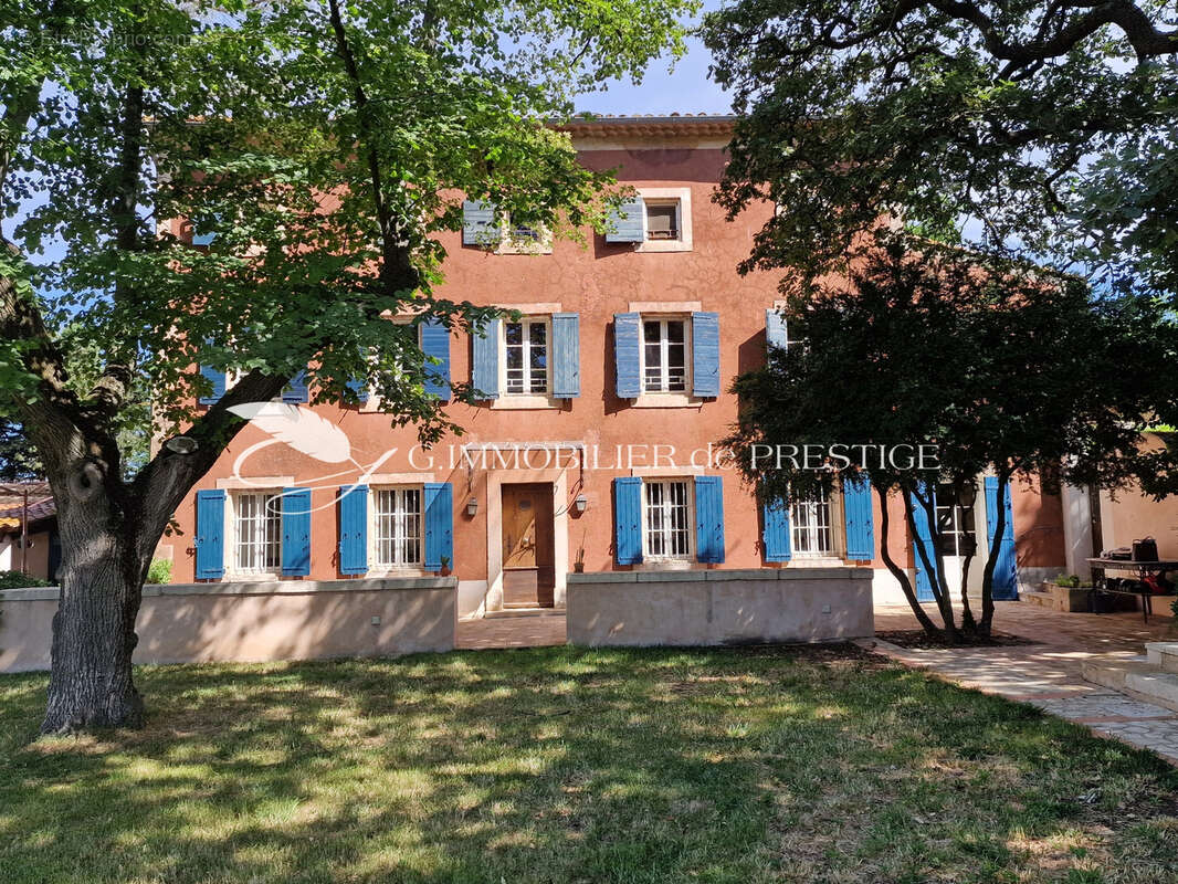 Appartement à OPPEDE