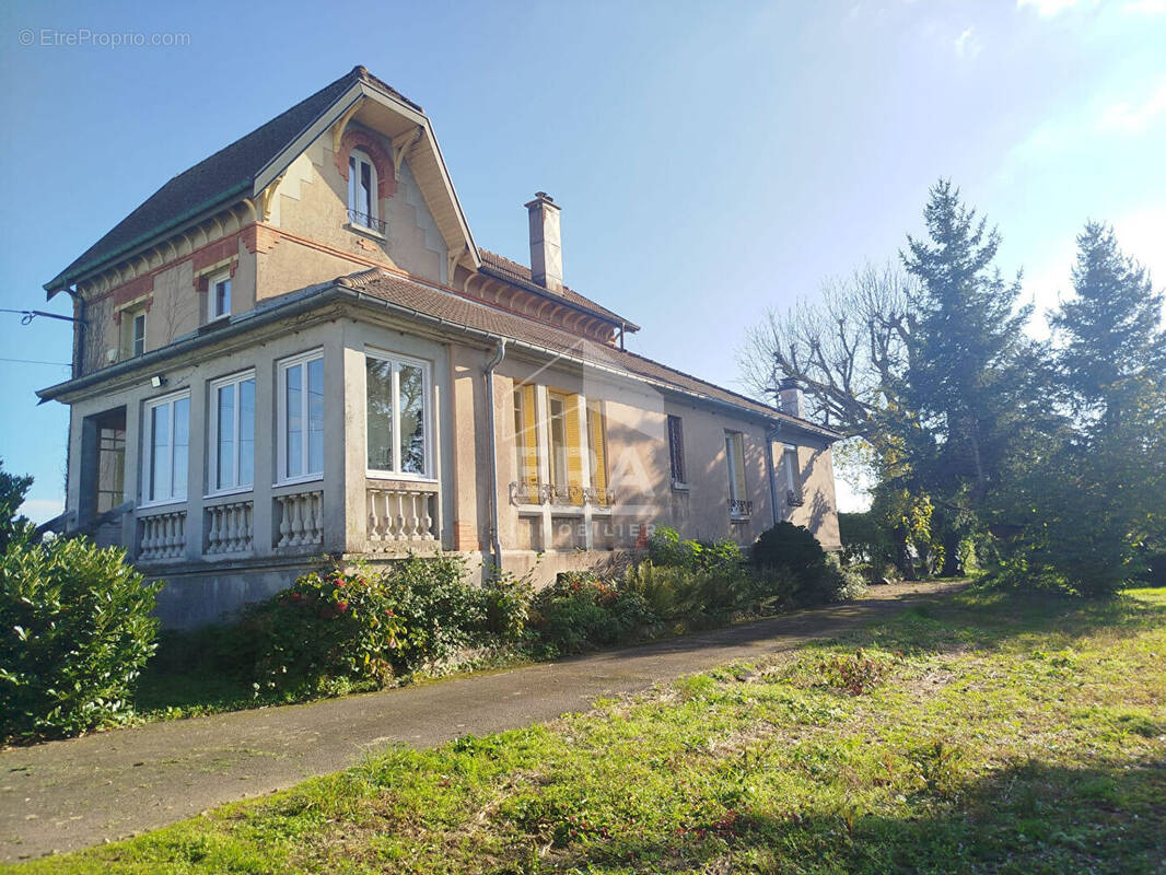 Maison à SAINT-LOUP-SUR-SEMOUSE