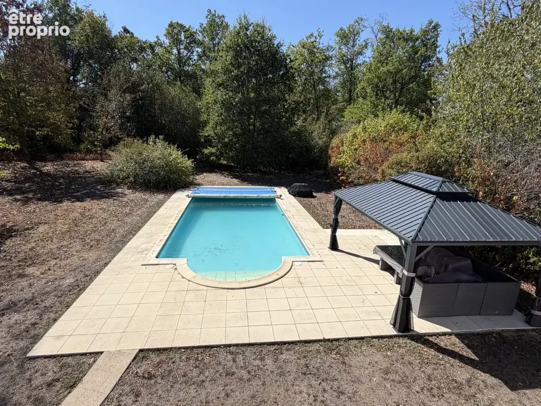 PISCINE FROM STEPS