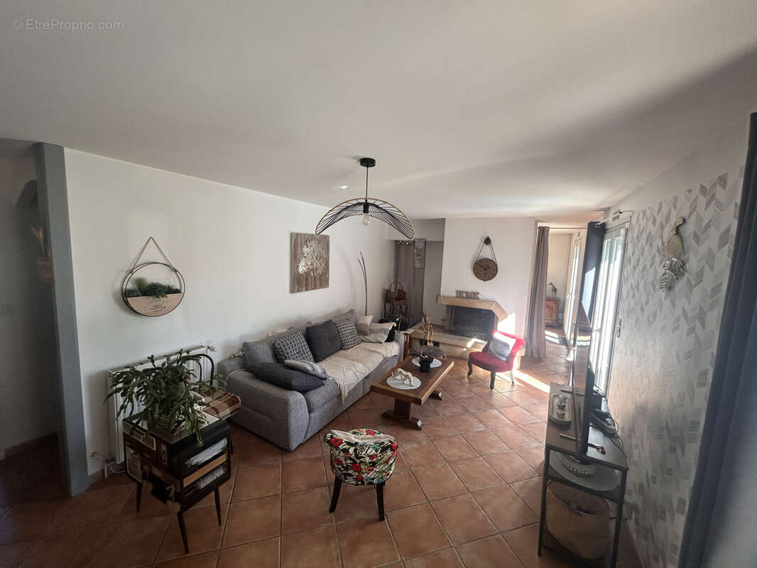 Maison à Ussel en CORREZE - photo 4