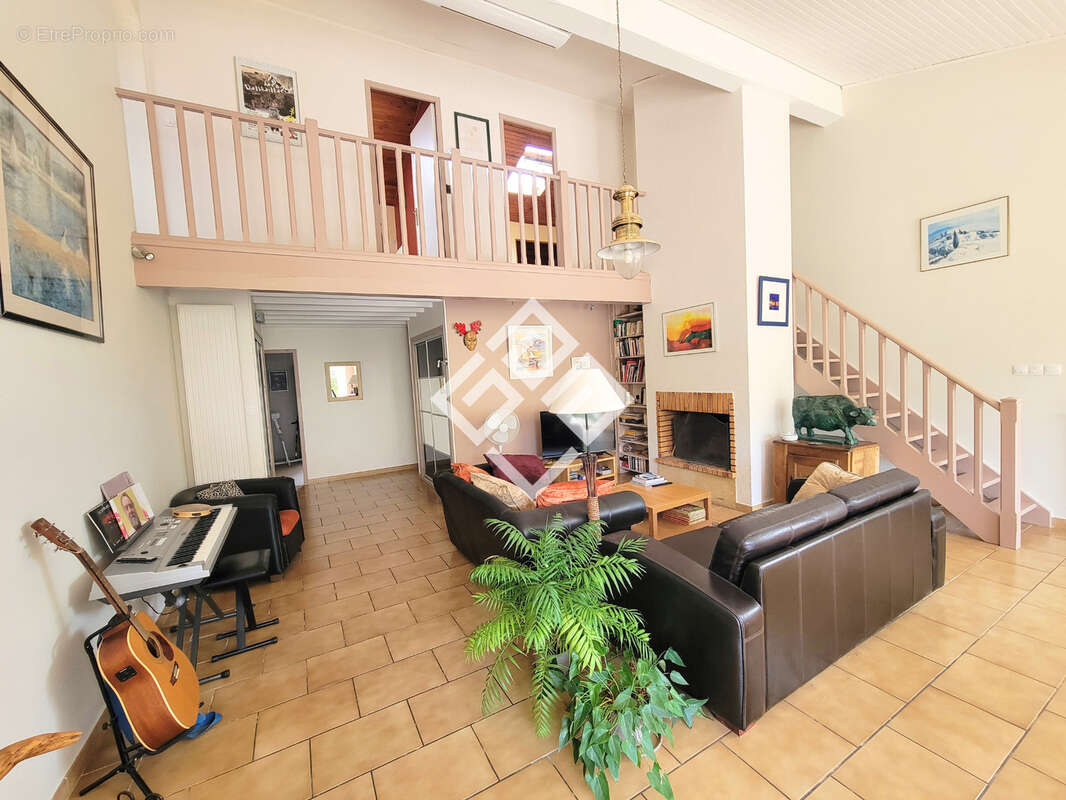 Maison-135 m2- 6 pièces - photo 7