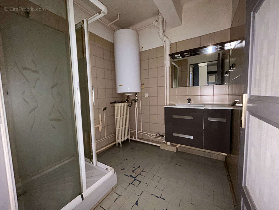 Appartement à CHARMES