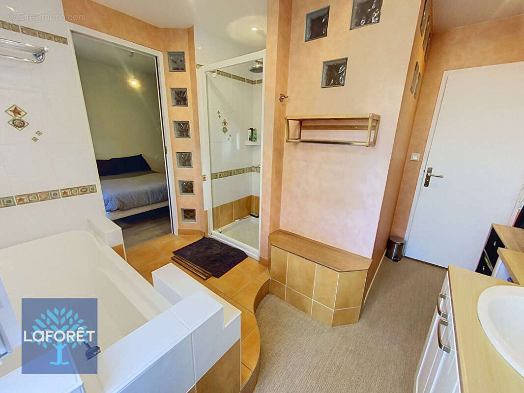Appartement duplex Fougeres 5 pièce(s) 84 m2 - photo 6