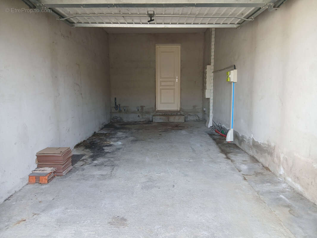 Maison à SAINT-HILAIRE-DE-BRETHMAS