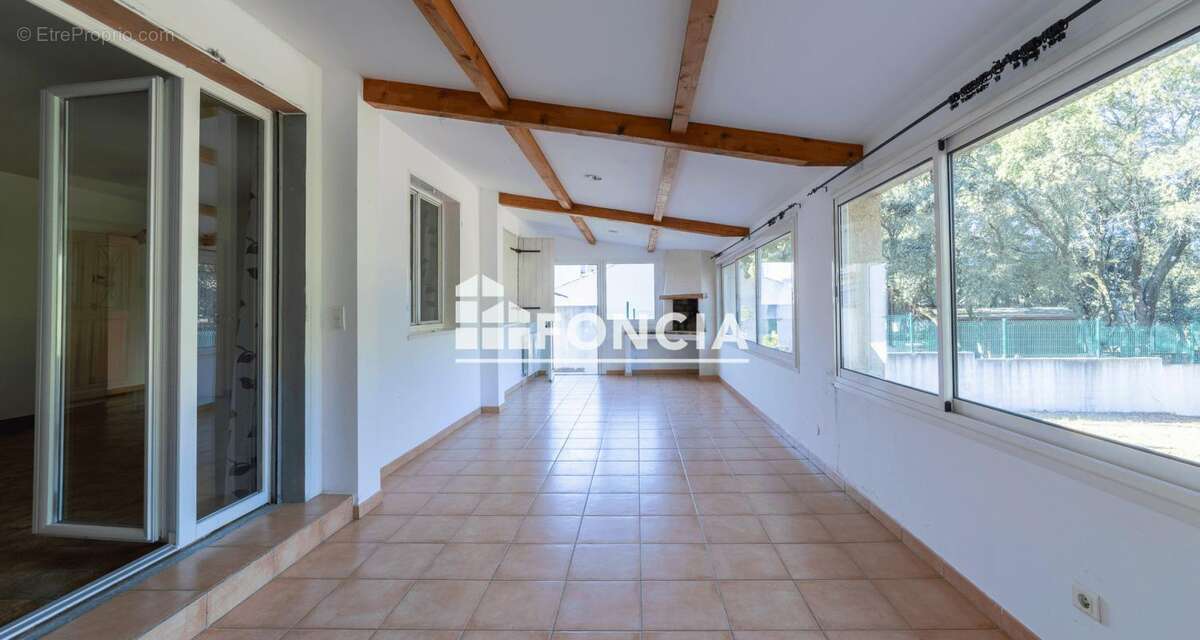 Maison à SAINT-JEAN-DE-CORNIES