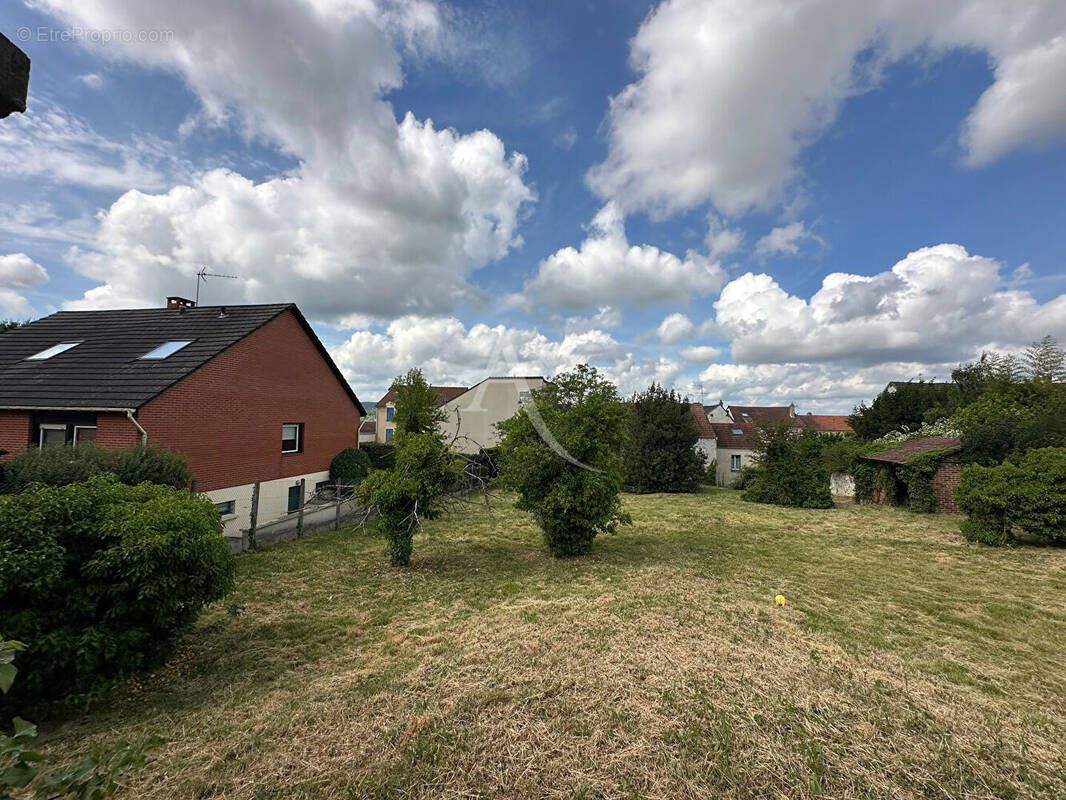 Terrain Triel Sur Seine 590 m2 · à Triel-sur-Seine · 231 000 €