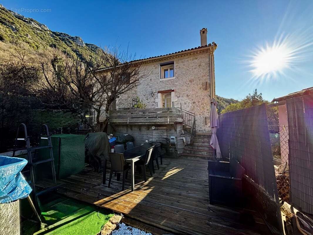 Maison à COURMES
