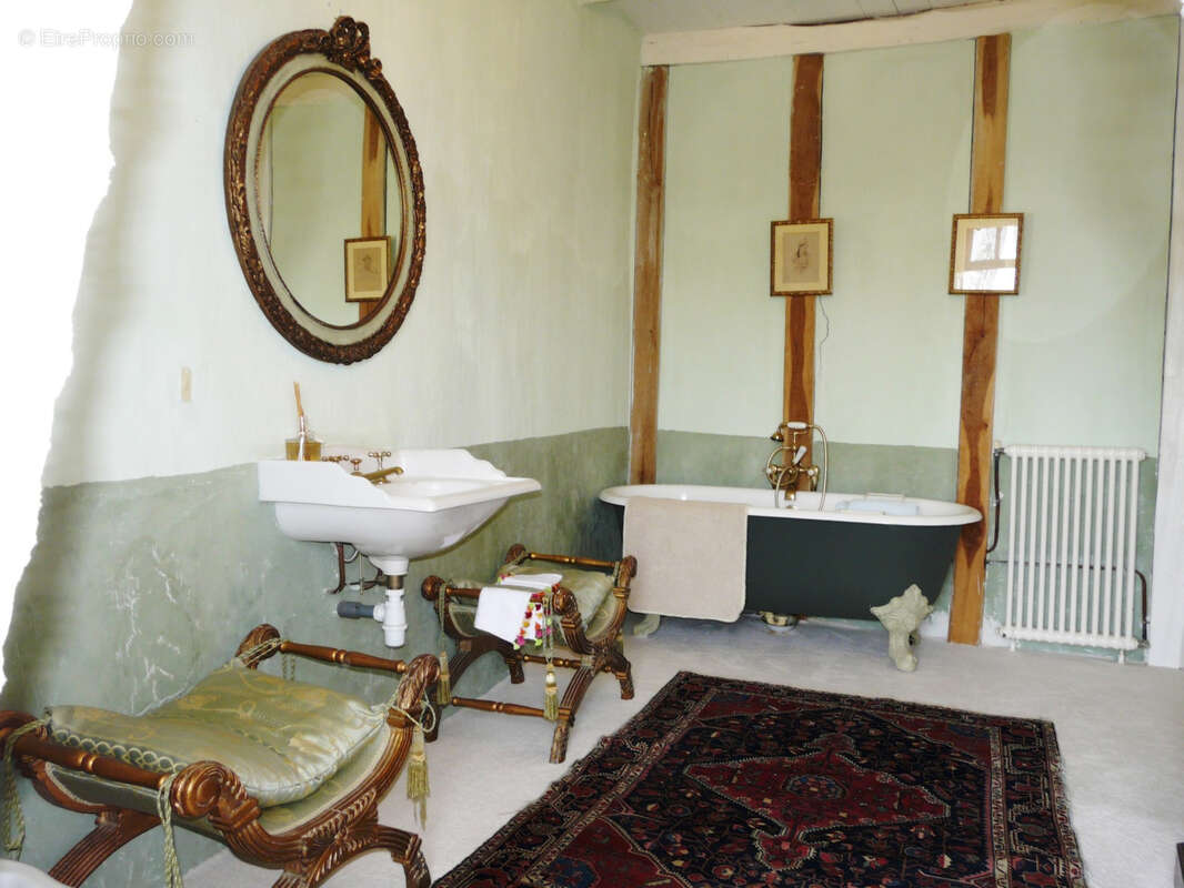 Maison à CASTELNAU-MONTRATIER